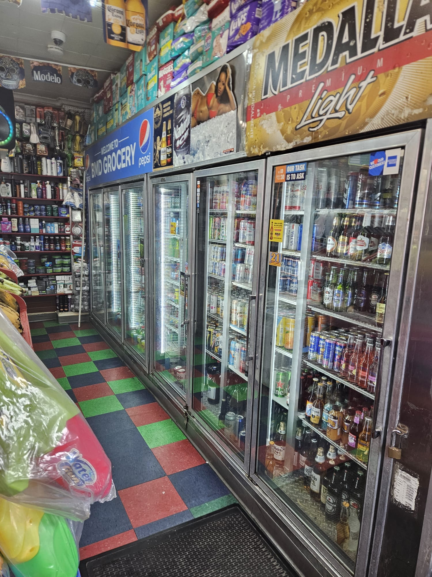 Chilled Cold Drinks and Sodas Cooler